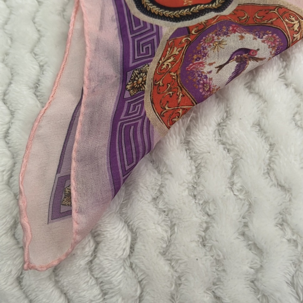 Versace scarf - Picture 10 of 11